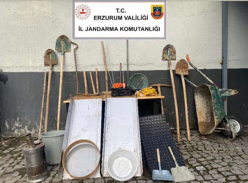 Erzurum'da Kaçak Kazı Yapan 4 Şahıs Yakalandı